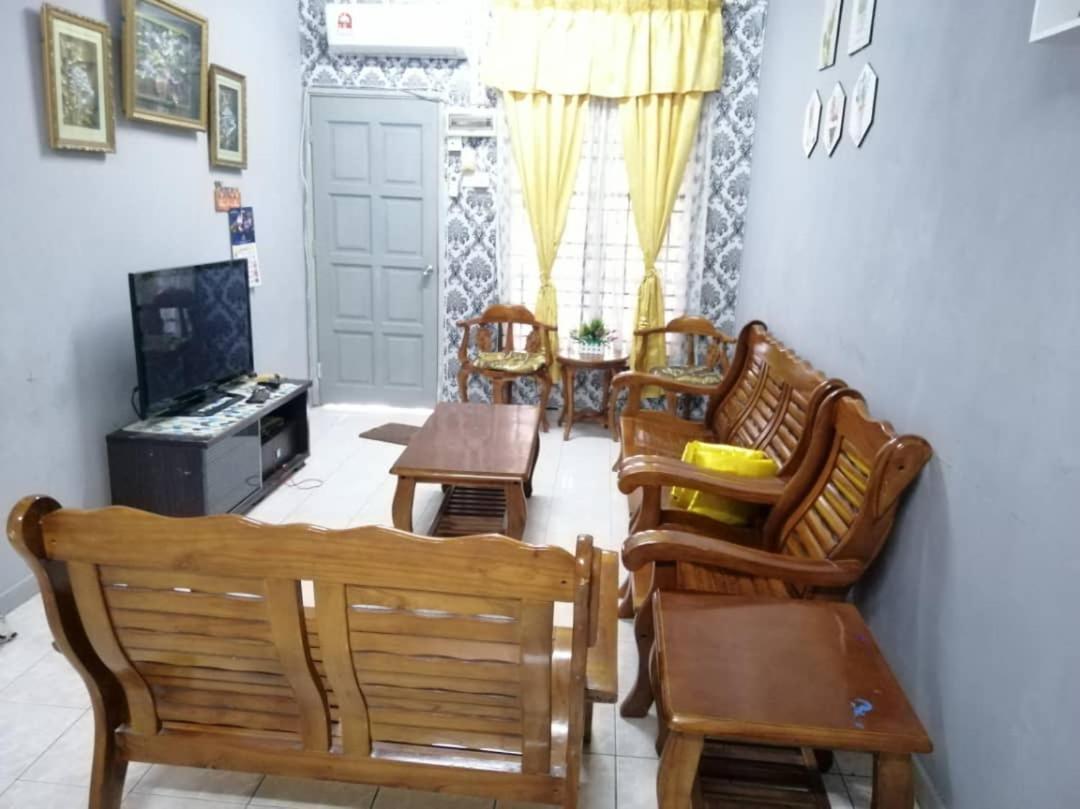 Homestay Perpaduan, Taman Bercham Raya Ulu Kinta Ipoh Perak Kampong Batu Lapan  外观 照片