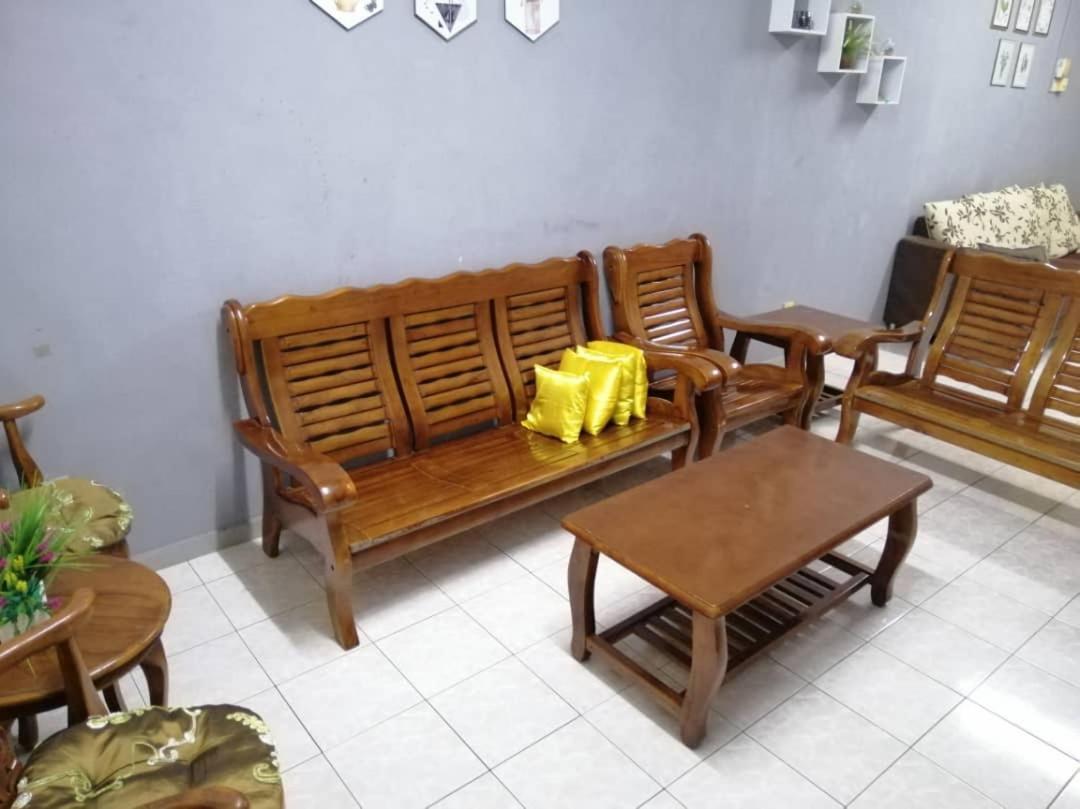 Homestay Perpaduan, Taman Bercham Raya Ulu Kinta Ipoh Perak Kampong Batu Lapan  外观 照片